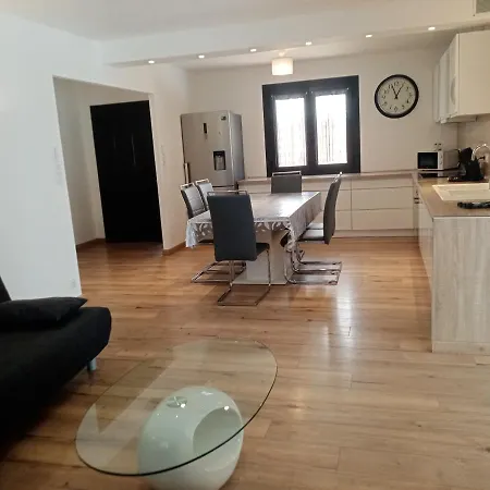 Maison Individuelle Plain Pied Avec En Option Pensez A Valider Votre Reservation Dans Les 24h Apres Votre Demande De Reservation Villa Perpignan